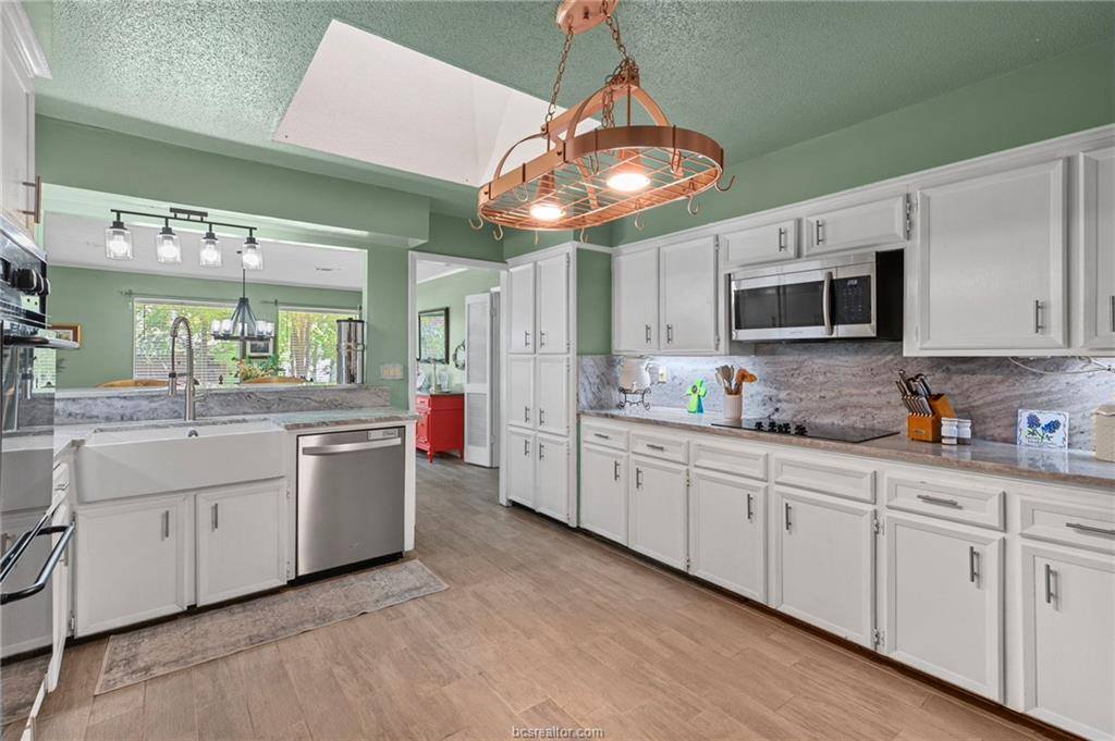 2735 Sandy Circle, College Station, TX 77845