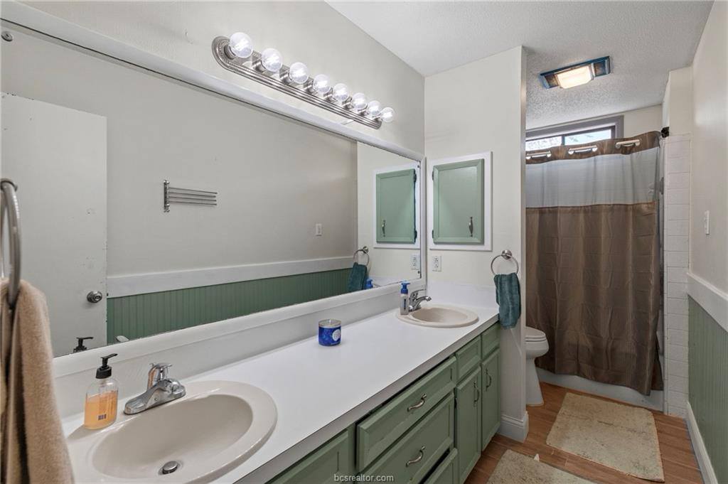 2735 Sandy Circle, College Station, TX 77845