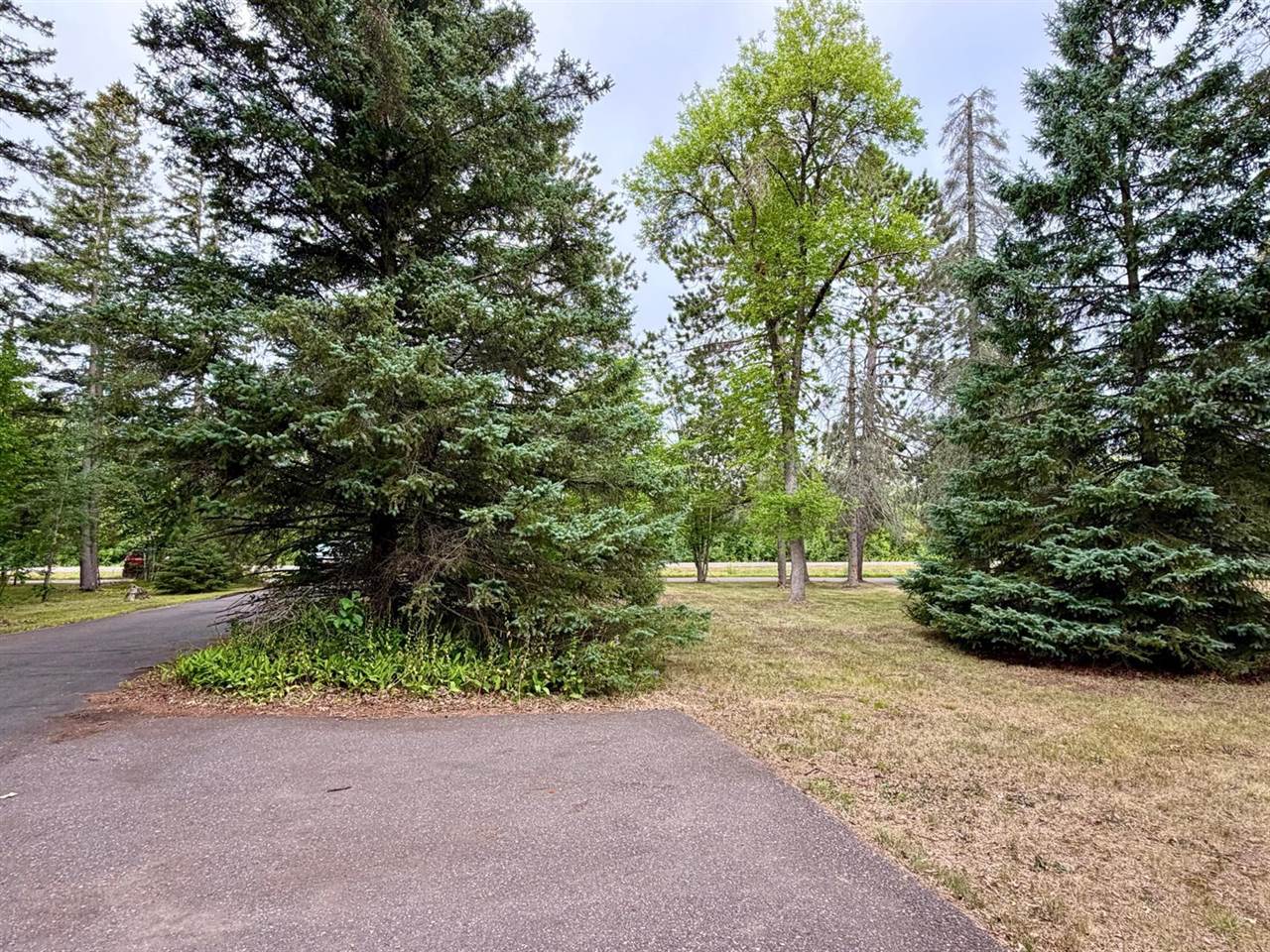 4618 South Arrowhead Lane, Moose Lake, MN 55767