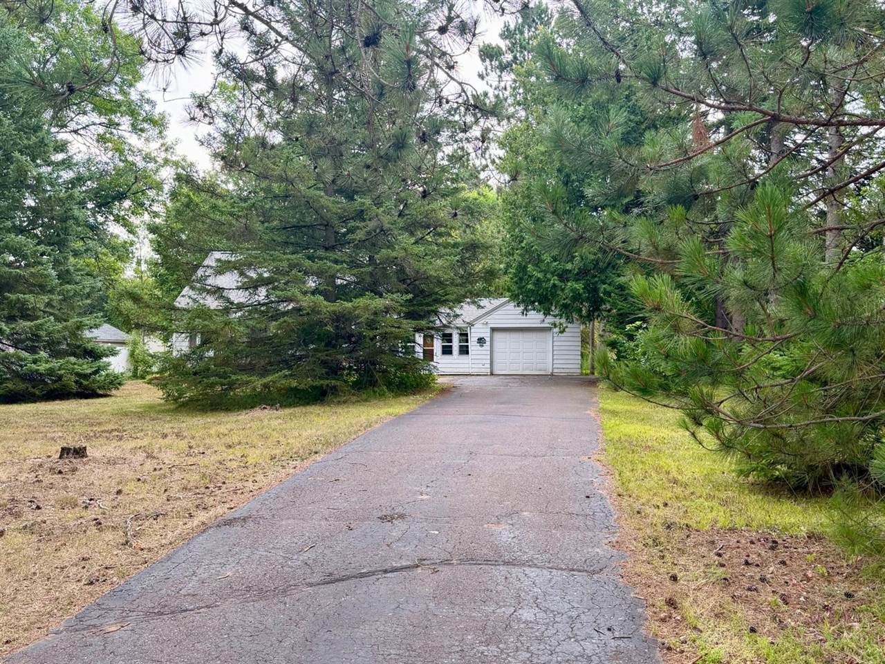 4618 South Arrowhead Lane, Moose Lake, MN 55767