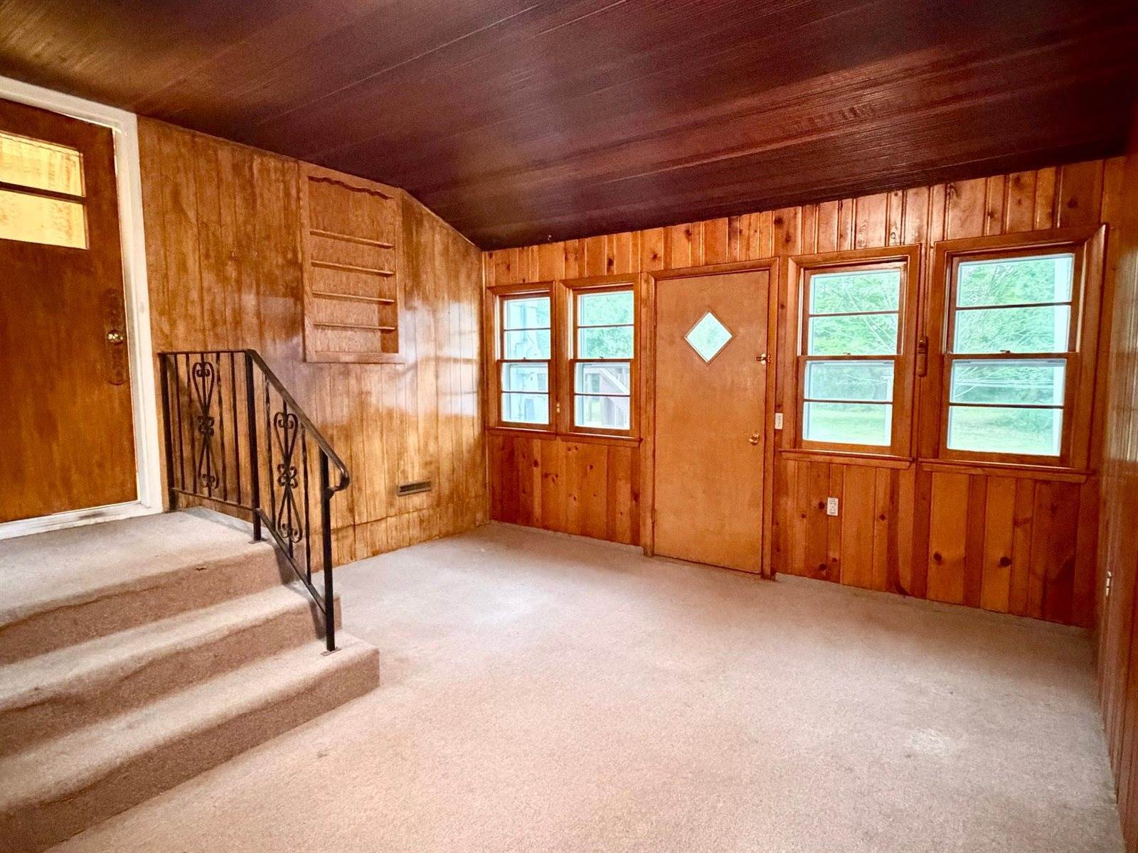 4618 South Arrowhead Lane, Moose Lake, MN 55767