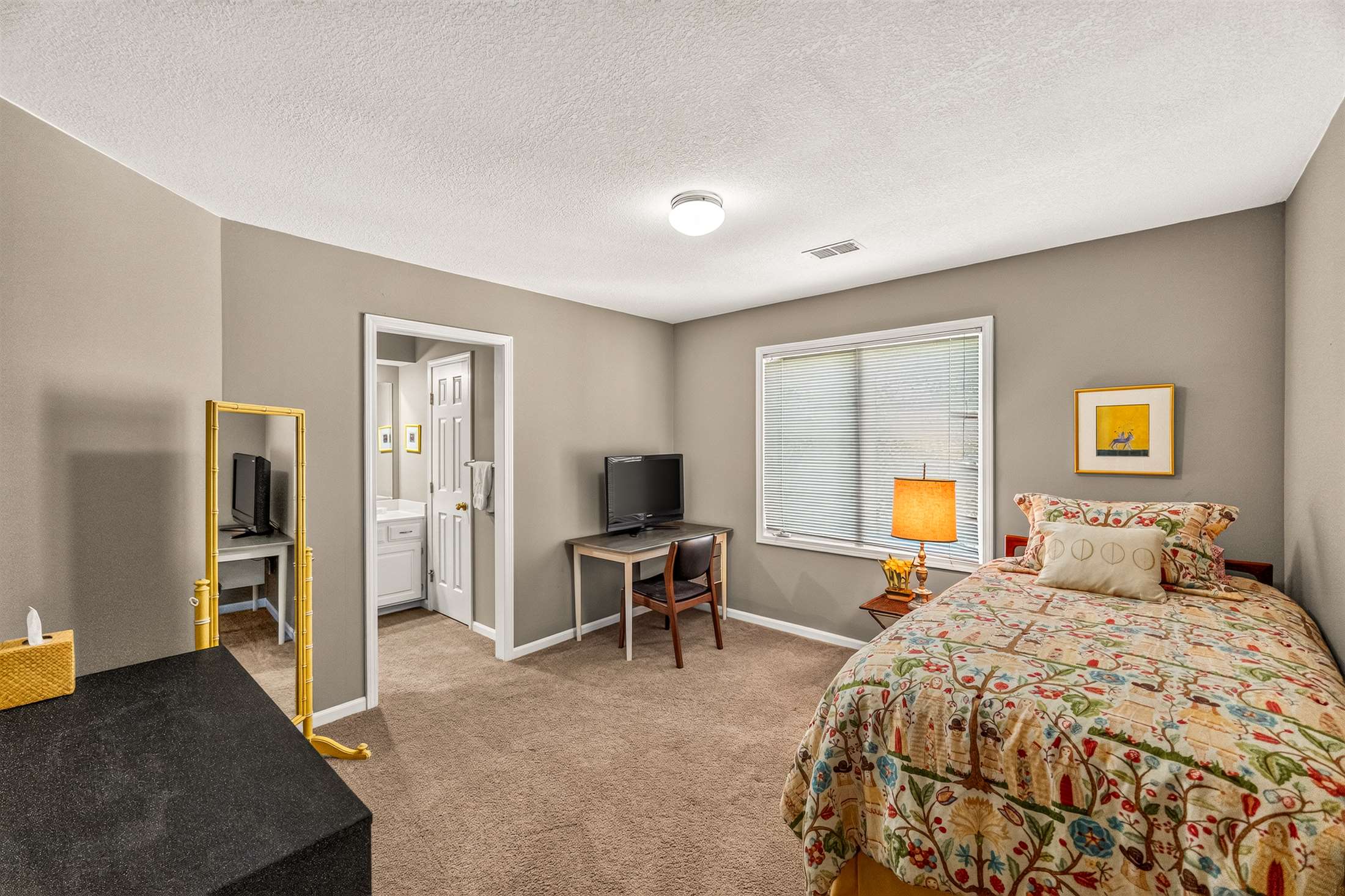 14605 W. 49th Terrace, Shawnee, KS 66216