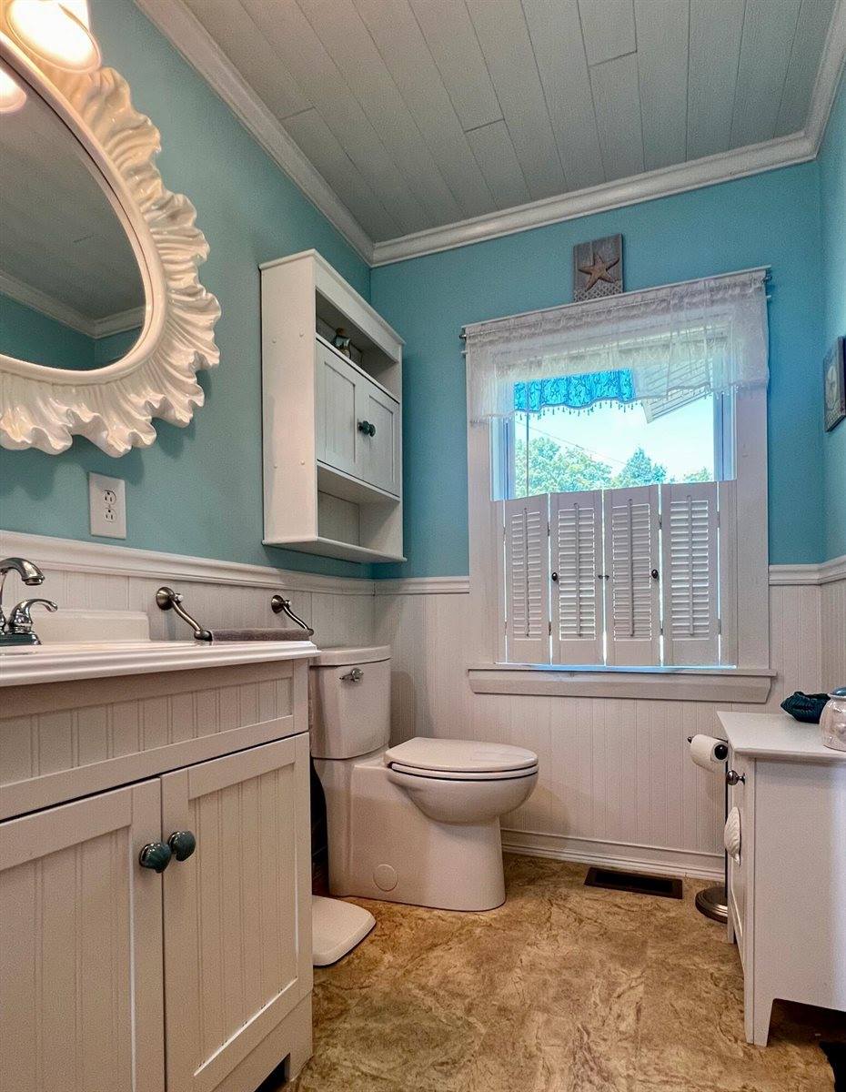 155 Deering Lake Road, Orient, ME 04471