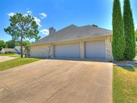 15 Northridge Road, Shawnee, OK 74804