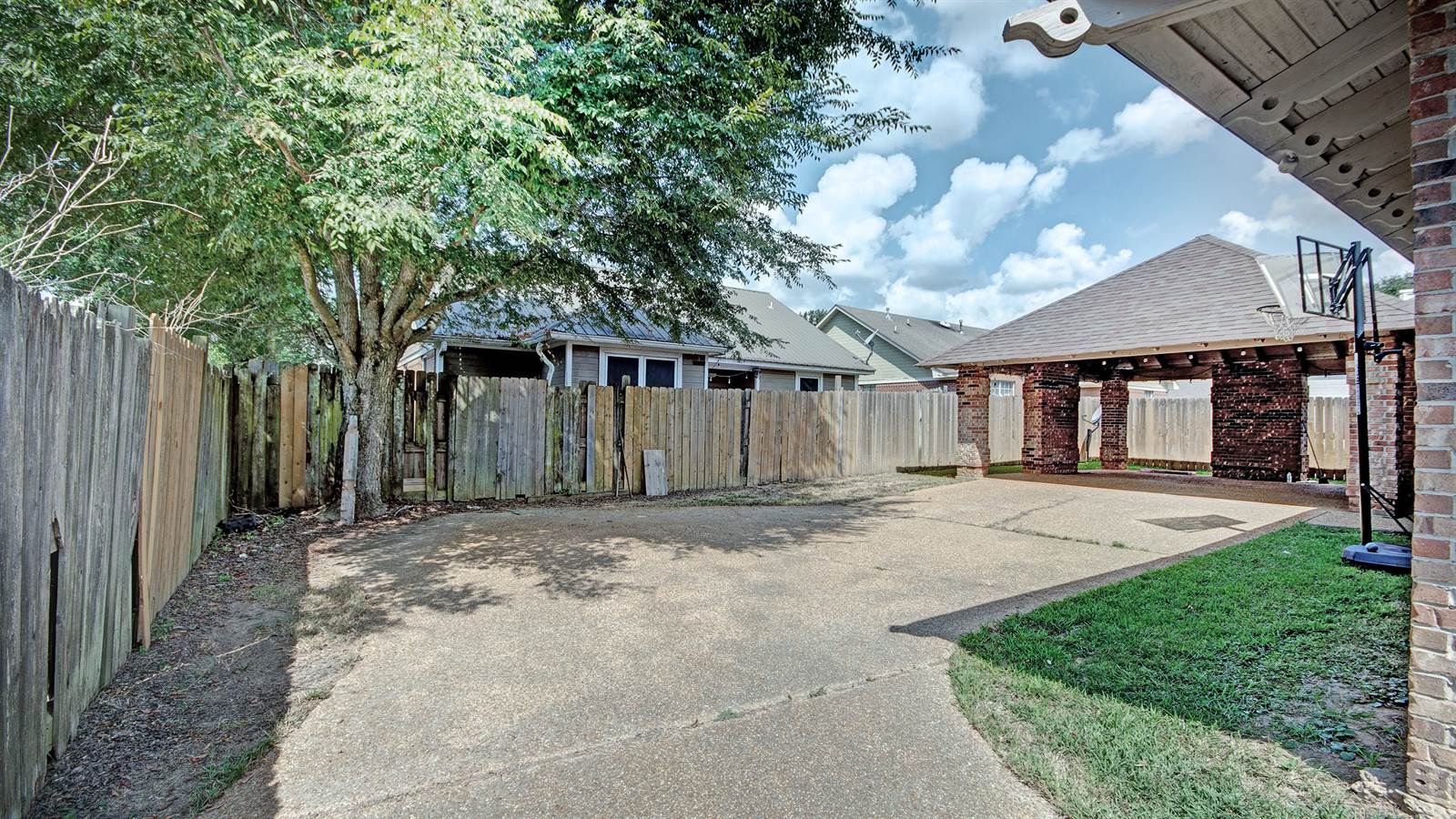 411 S Church St, Florence, MS 39073