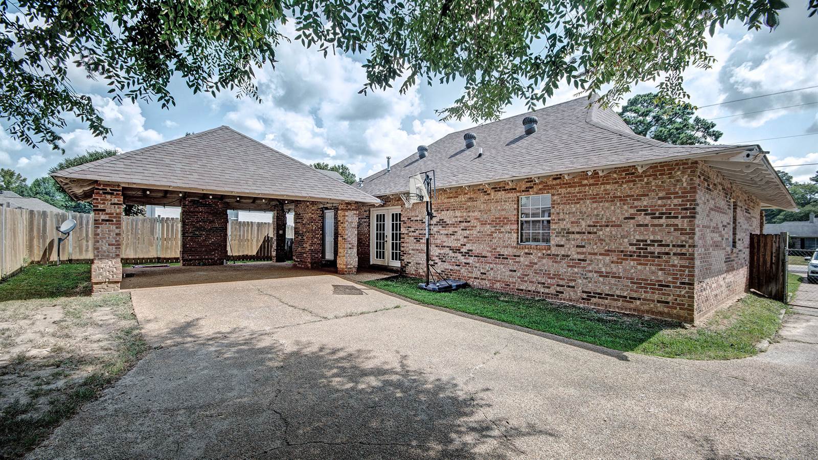 411 S Church St, Florence, MS 39073