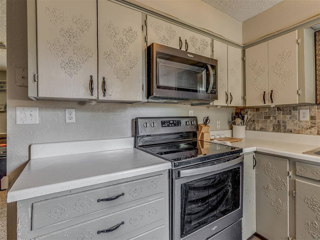 2 Clearpond Lane, Shawnee, OK 74801