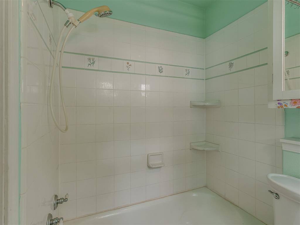 2 Clearpond Lane, Shawnee, OK 74801