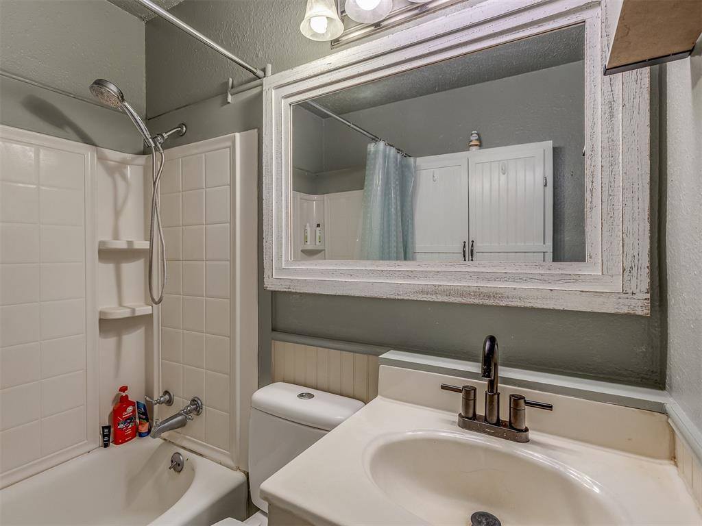 2 Clearpond Lane, Shawnee, OK 74801