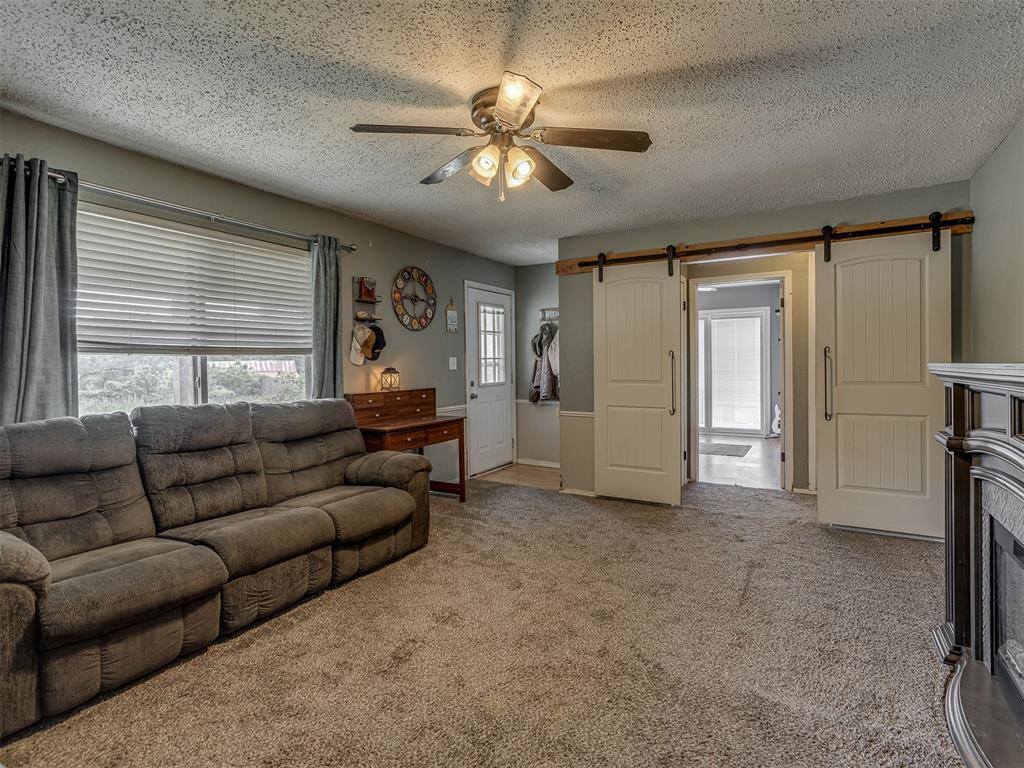 2 Clearpond Lane, Shawnee, OK 74801