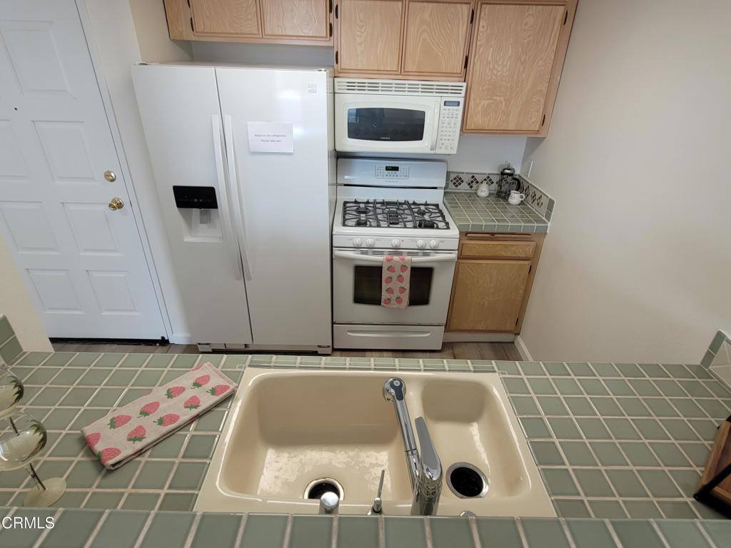 865 South B Street, Oxnard, CA 93030
