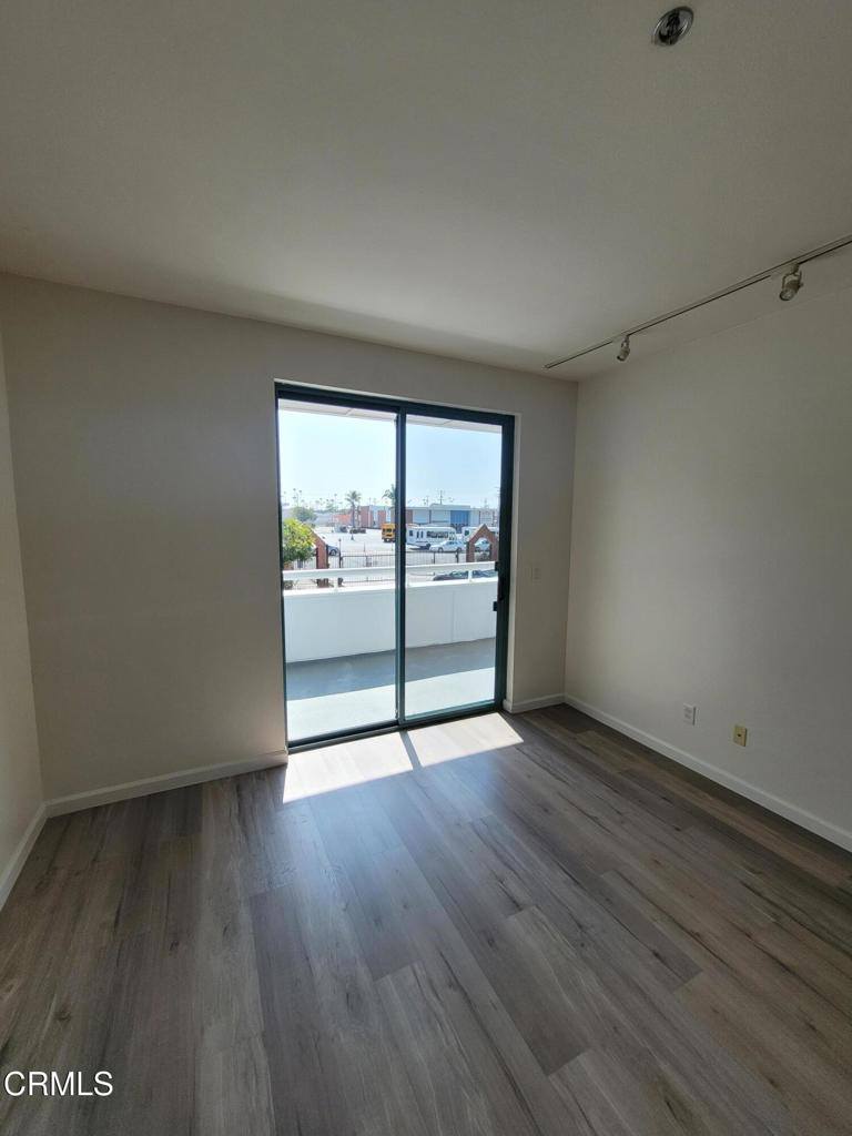 865 South B Street, Oxnard, CA 93030