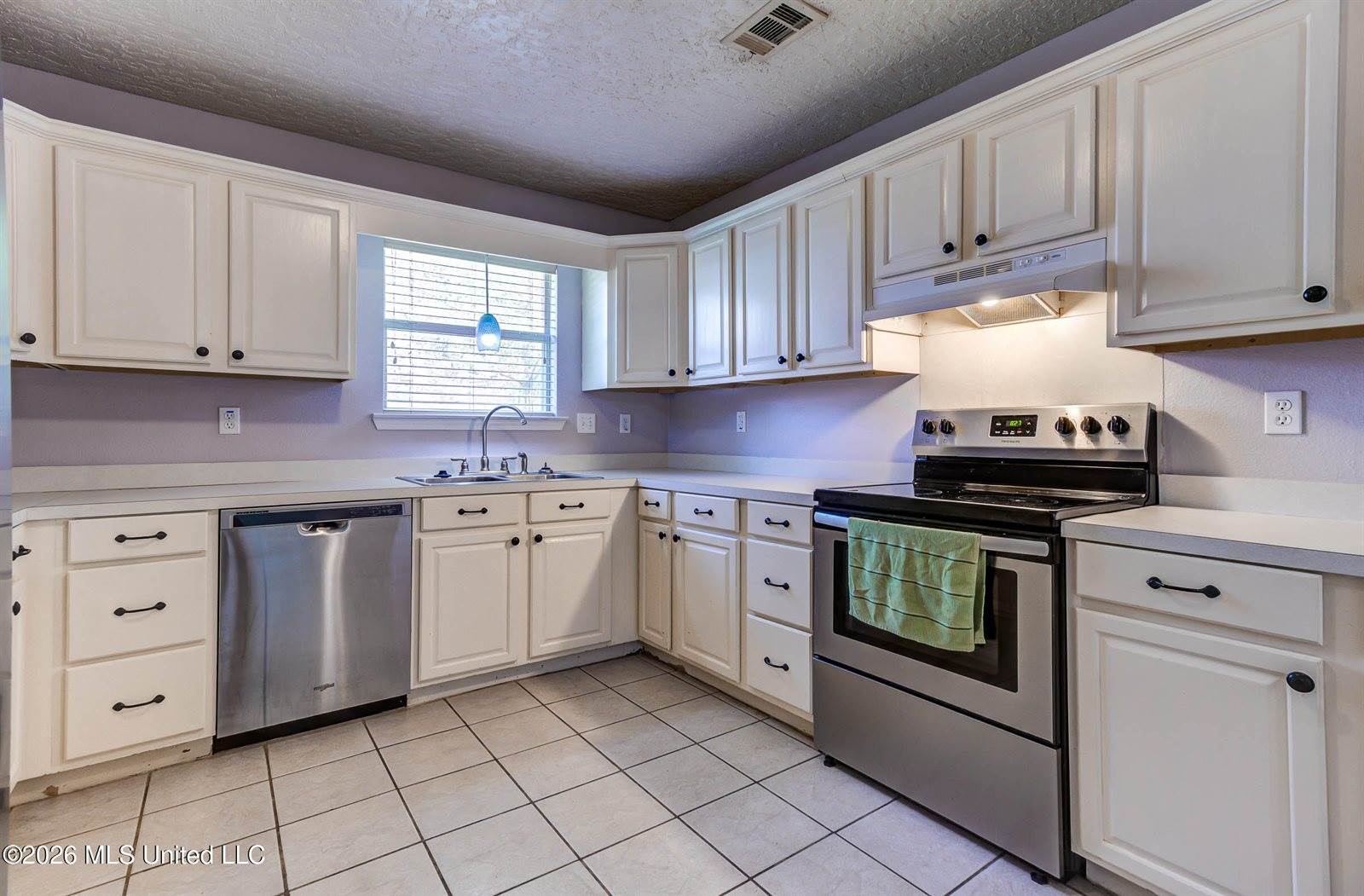 3424 North 9th Street, Ocean Springs, MS 39564