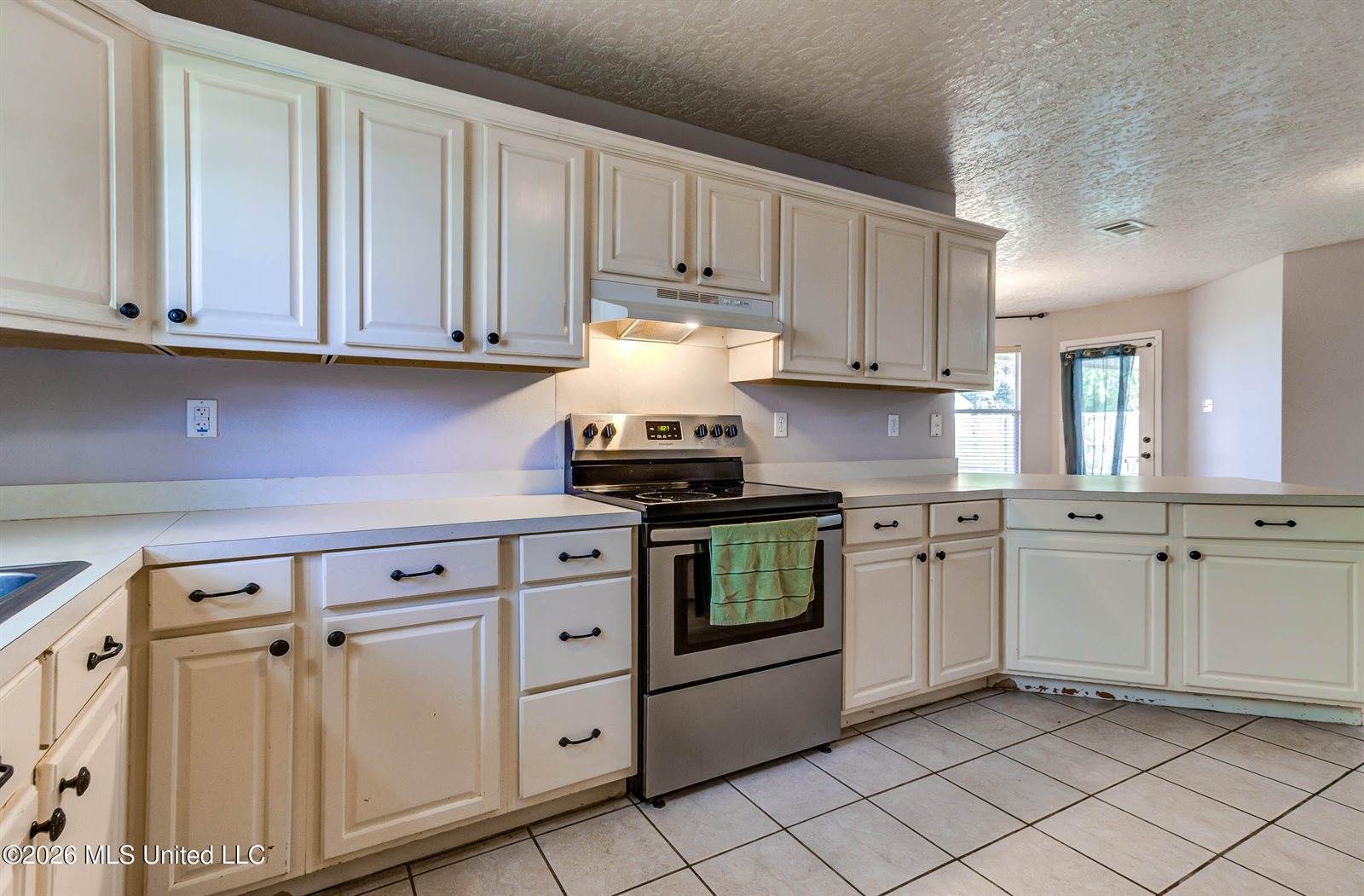 3424 North 9th Street, Ocean Springs, MS 39564