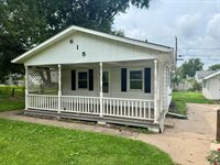 615 5th St, Colona, IL 61241