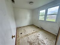 615 5th St, Colona, IL 61241