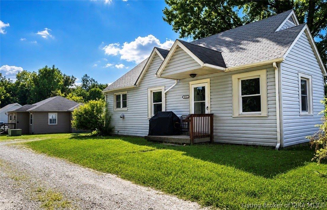317 Kahl Court, Sellersburg, IN 47172