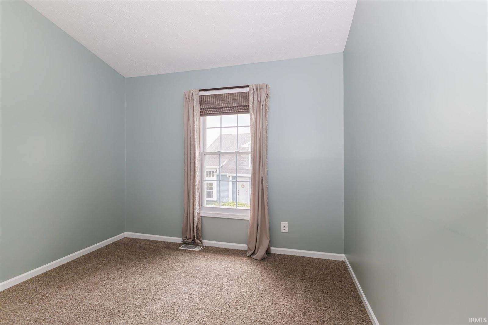 3756 North Lakeside Drive, Muncie, IN 47304