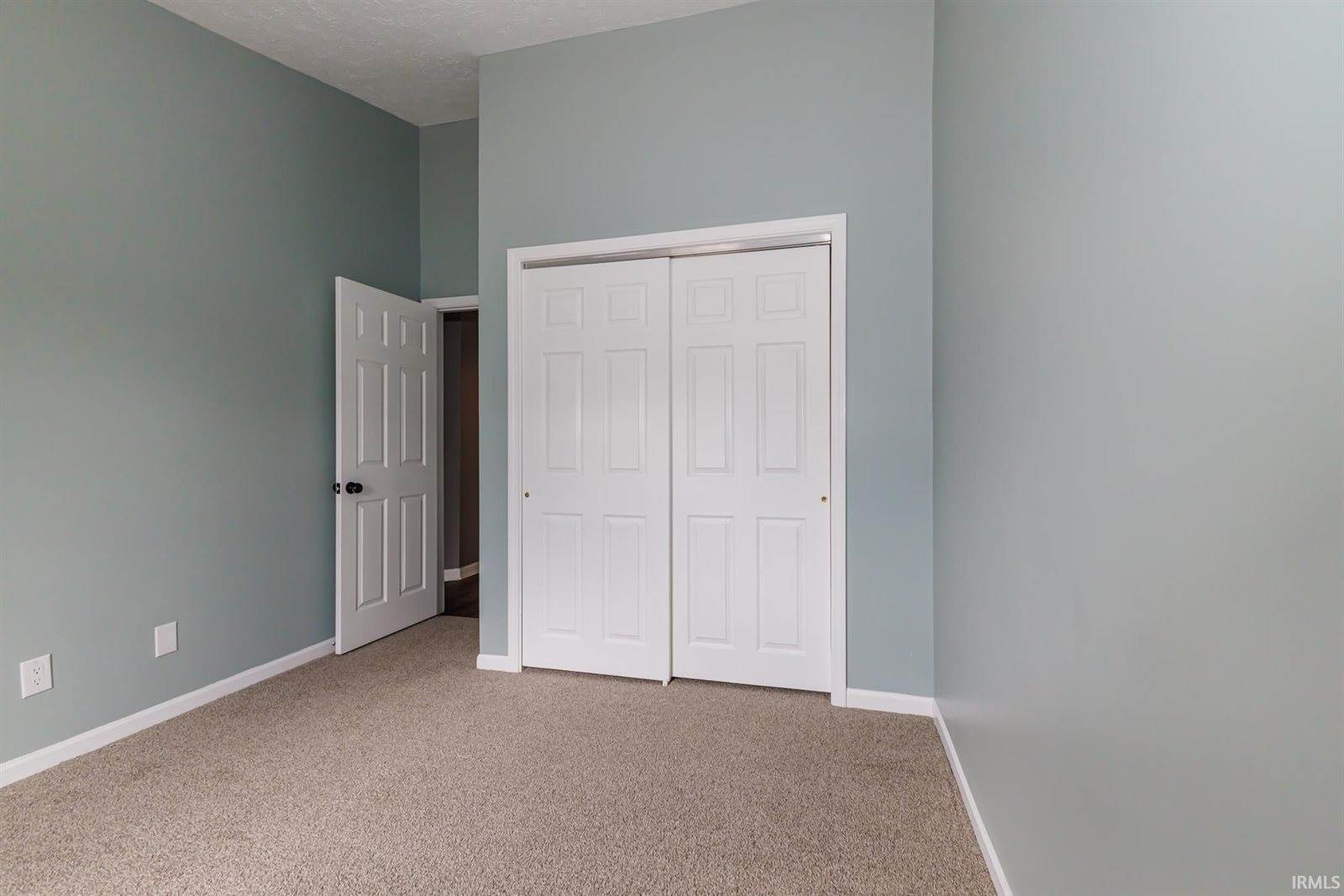 3756 North Lakeside Drive, Muncie, IN 47304