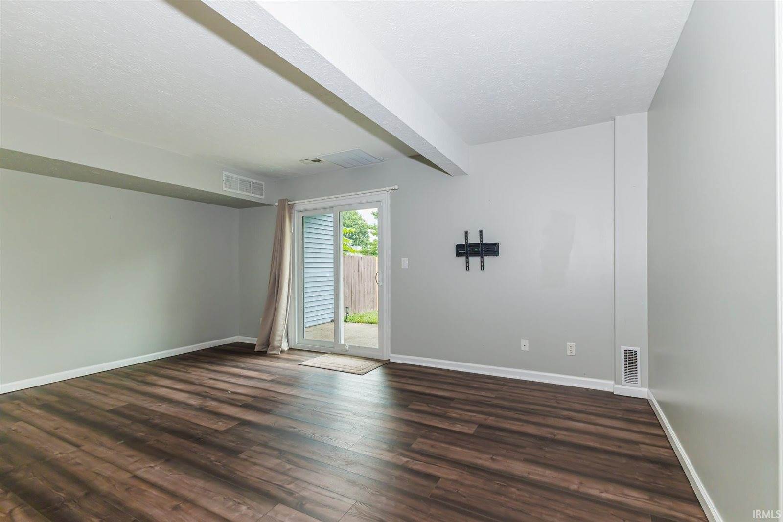 3756 North Lakeside Drive, Muncie, IN 47304