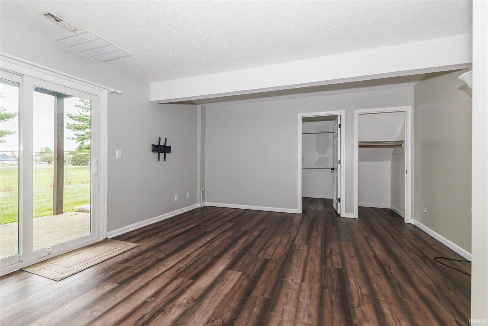 3756 North Lakeside Drive, Muncie, IN 47304