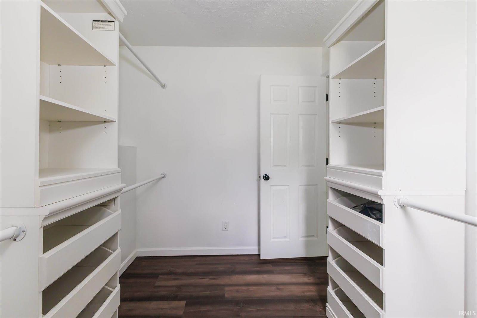 3756 North Lakeside Drive, Muncie, IN 47304