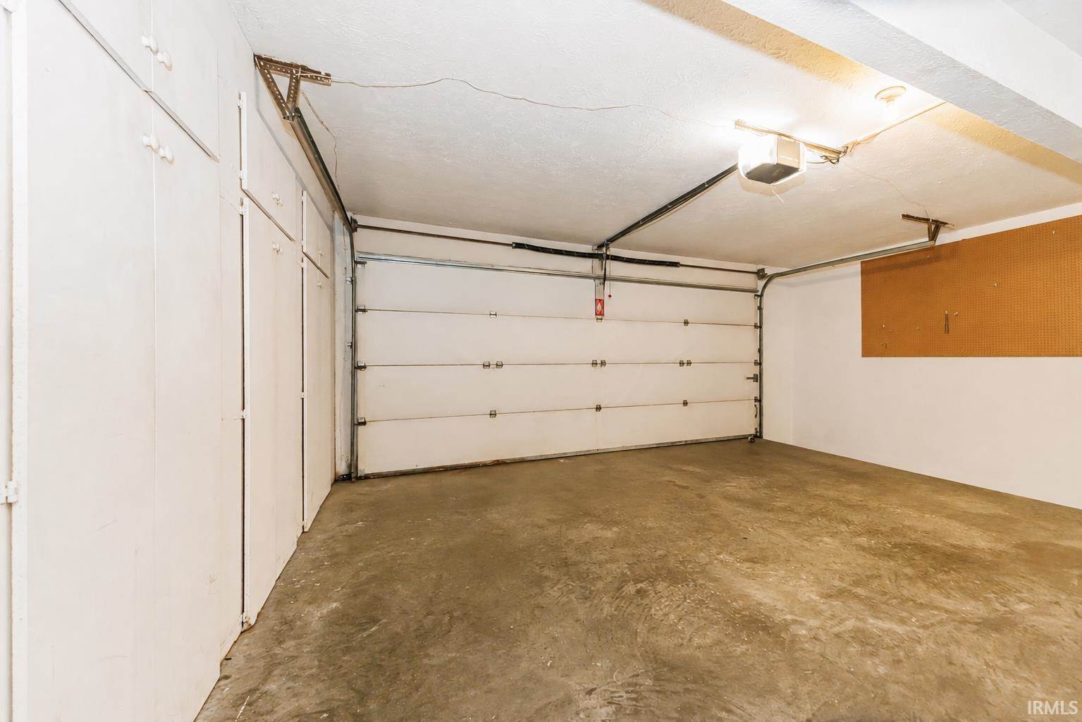 3756 North Lakeside Drive, Muncie, IN 47304