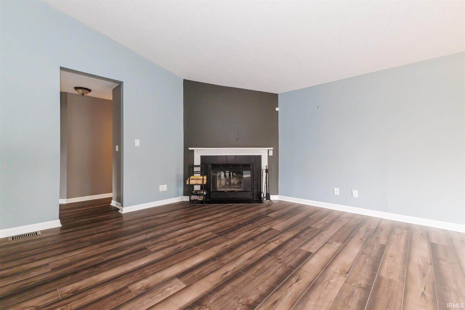 3756 North Lakeside Drive, Muncie, IN 47304