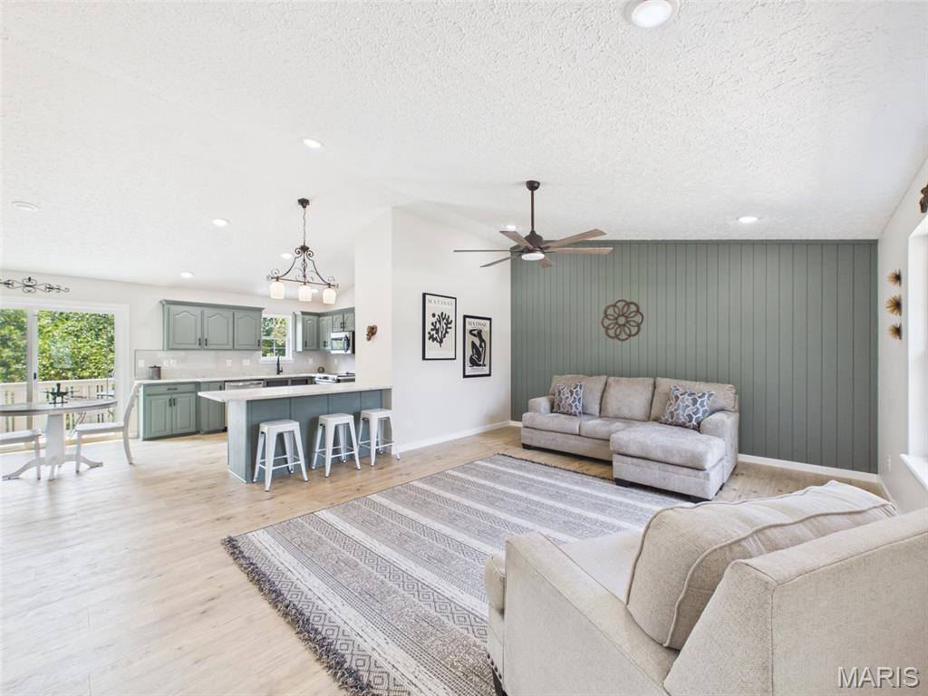 17080 Lensman Road, Saint Robert, MO 65584