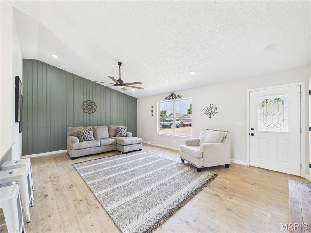 17080 Lensman Road, Saint Robert, MO 65584