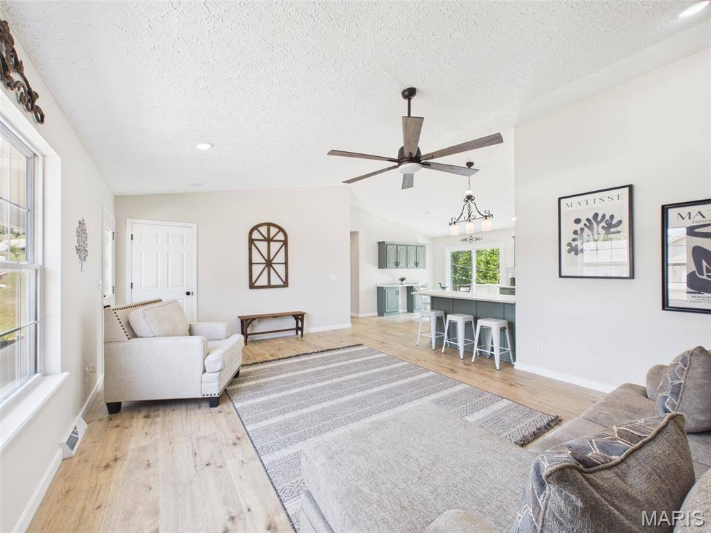 17080 Lensman Road, Saint Robert, MO 65584