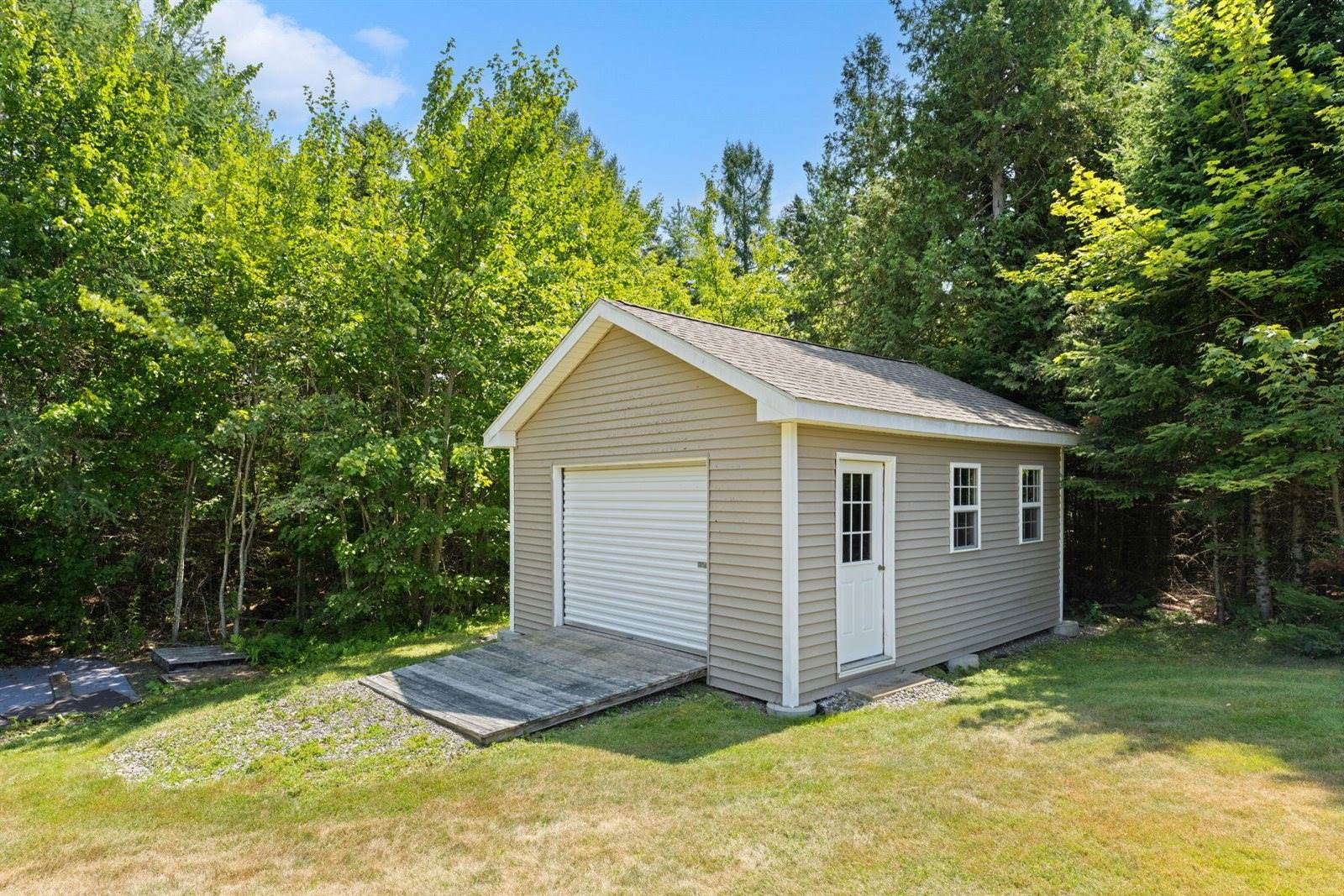 238 Ten Road, Bradley, ME 04411