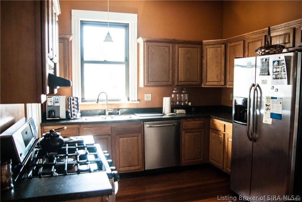 1931 East Spring Street, New Albany, IN 47150