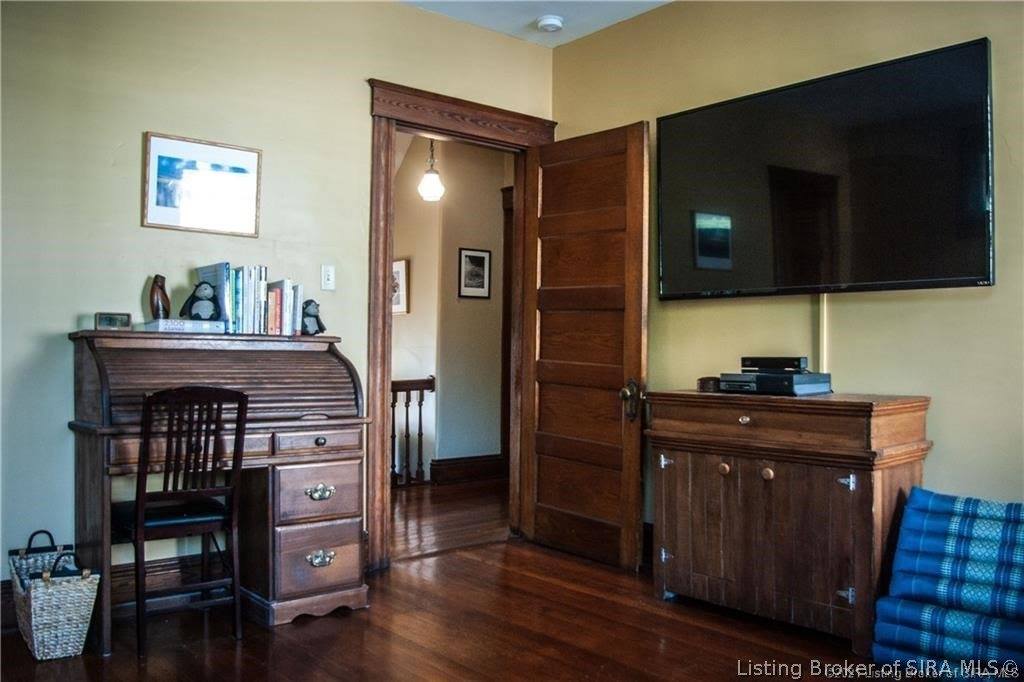 1931 East Spring Street, New Albany, IN 47150