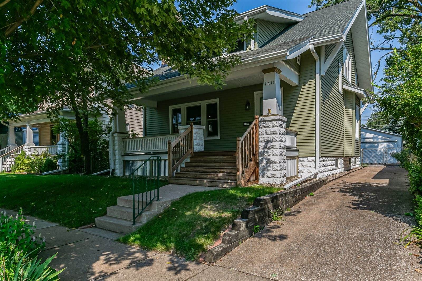 1611 24th Street, Rock Island, IL 61201