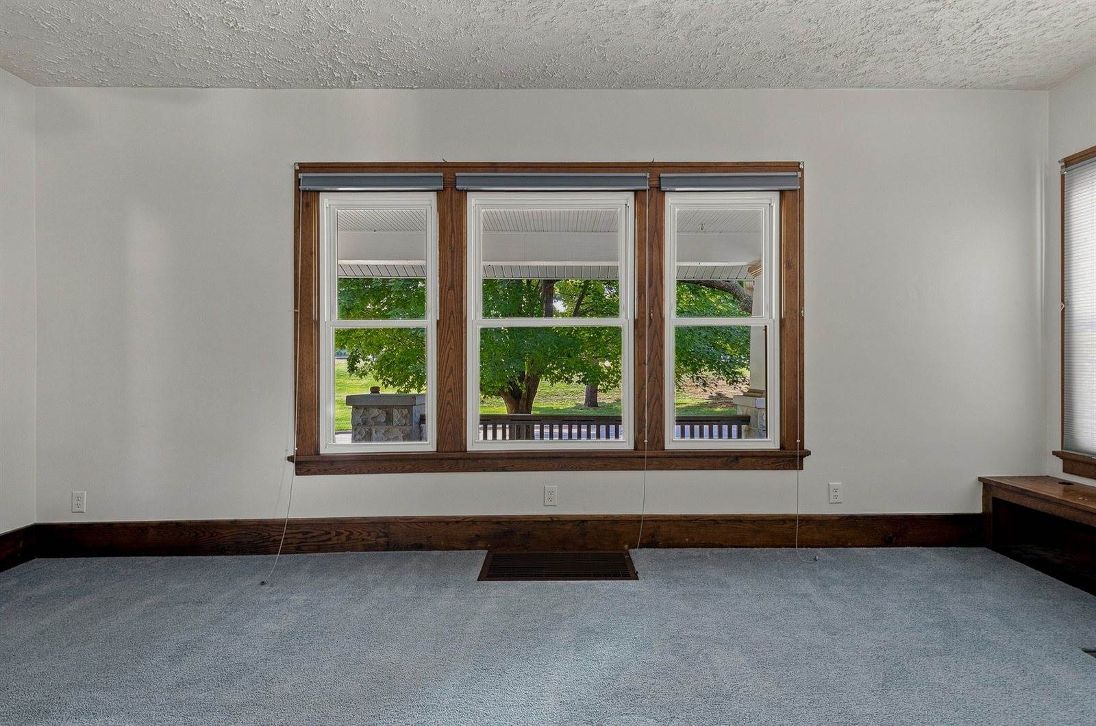 1611 24th Street, Rock Island, IL 61201