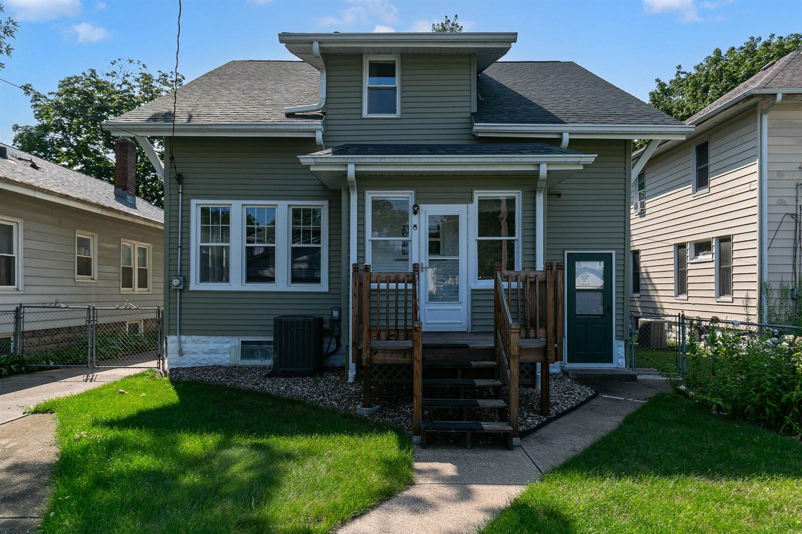 1611 24th Street, Rock Island, IL 61201