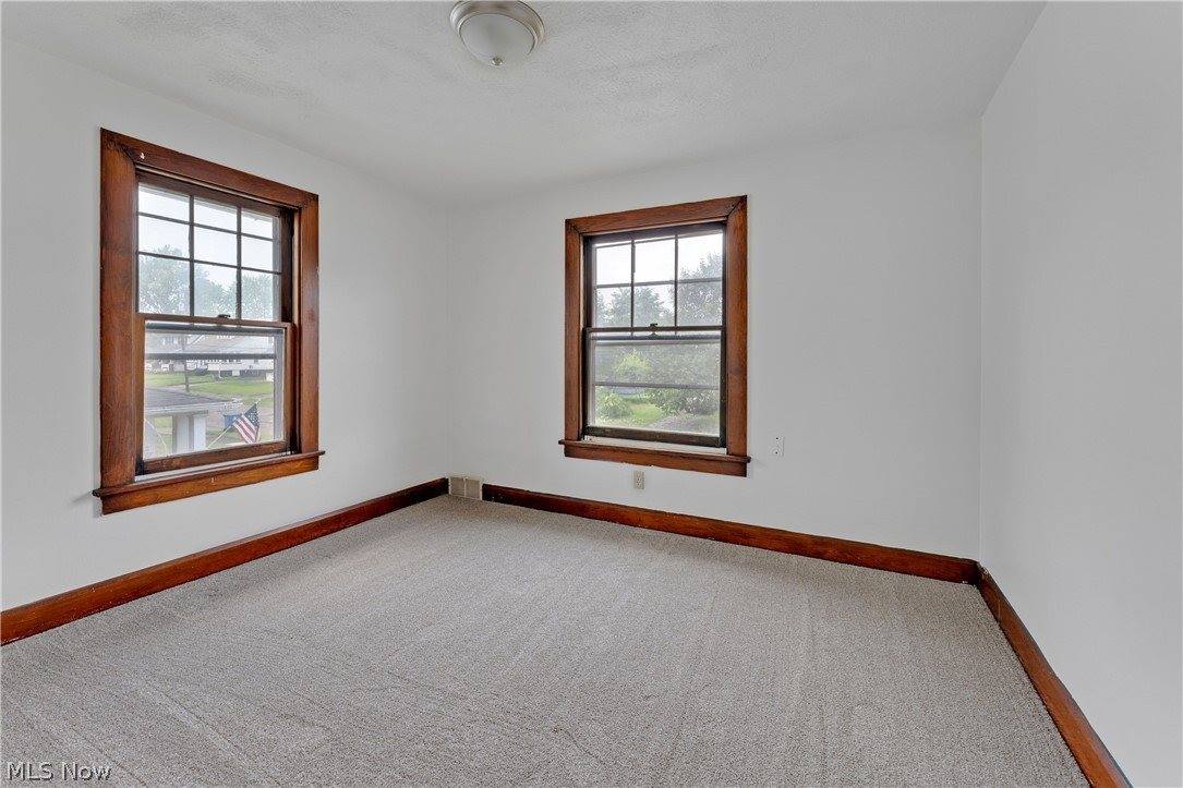 486 7th Street, Struthers, OH 44471
