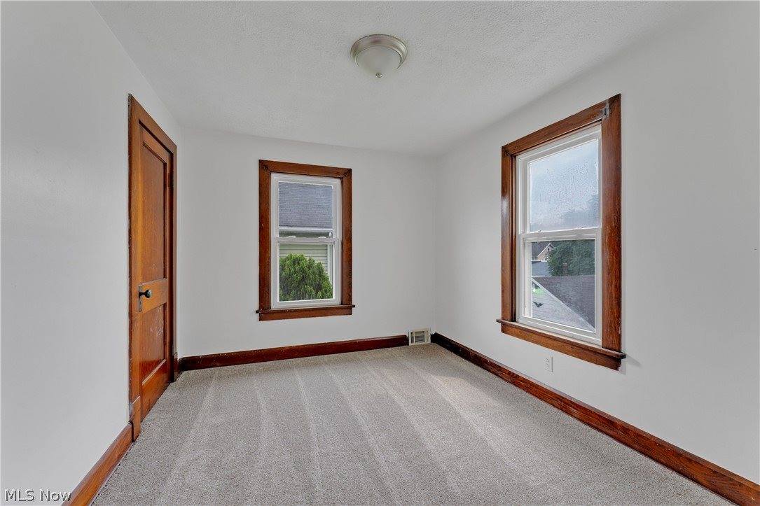 486 7th Street, Struthers, OH 44471
