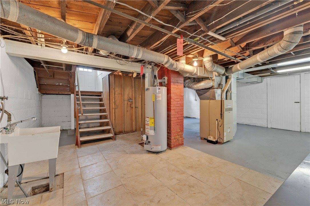 486 7th Street, Struthers, OH 44471