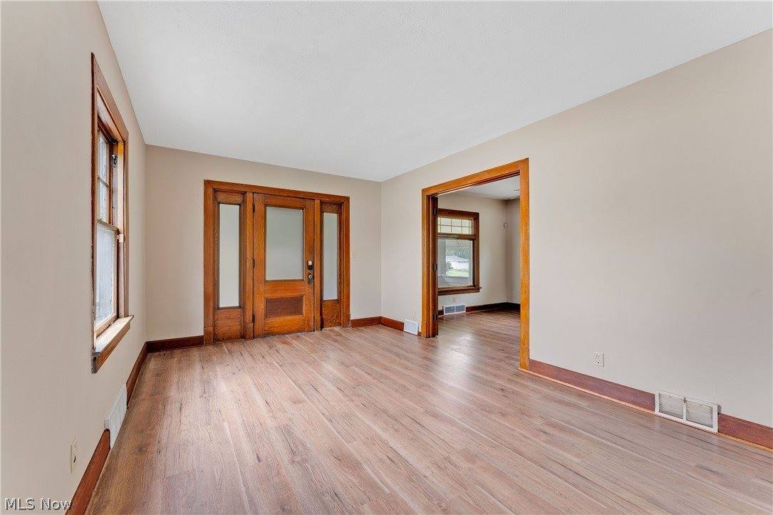 486 7th Street, Struthers, OH 44471