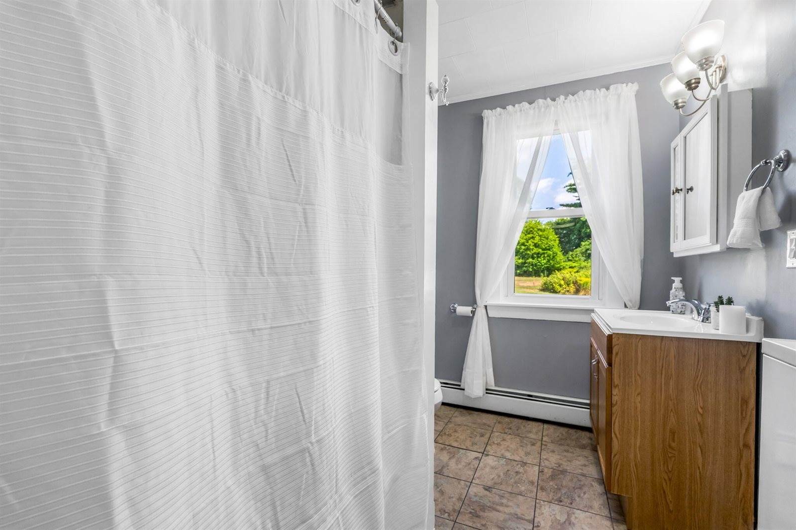 30 Griffin Road, Bangor, ME 04401