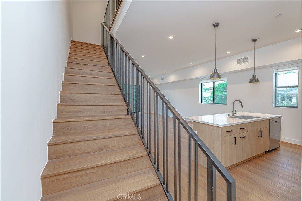 1342 Portia St, Echo Park, CA 90026