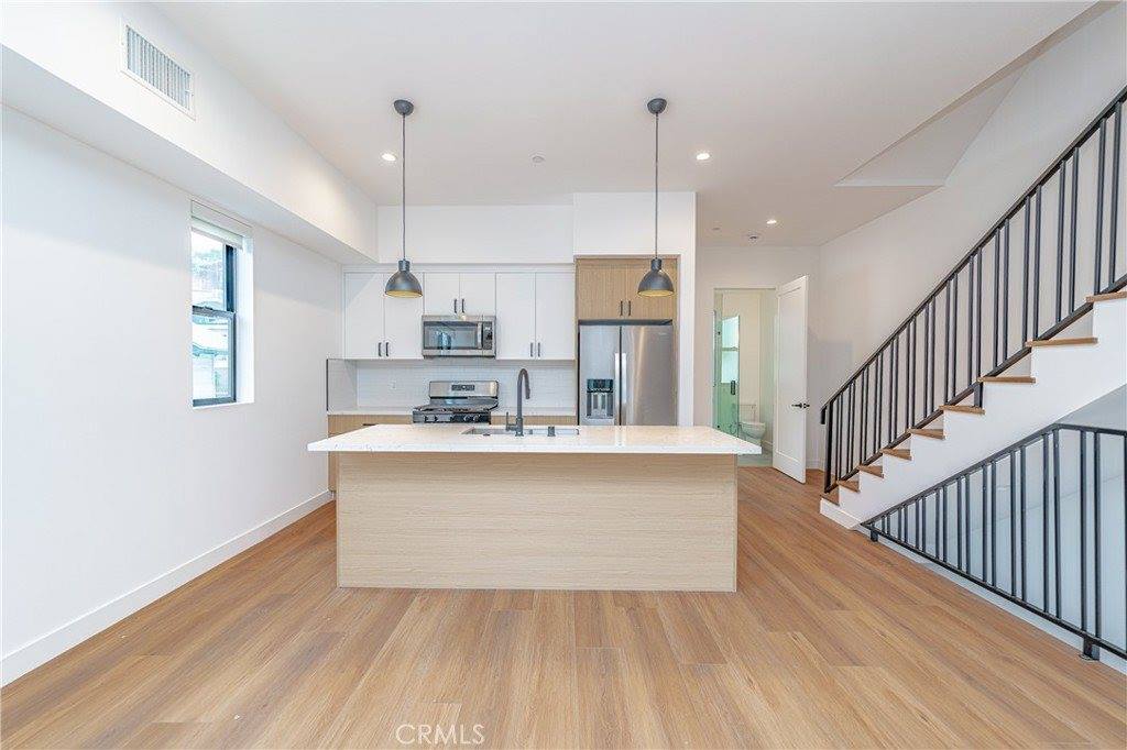 1342 Portia St, Echo Park, CA 90026