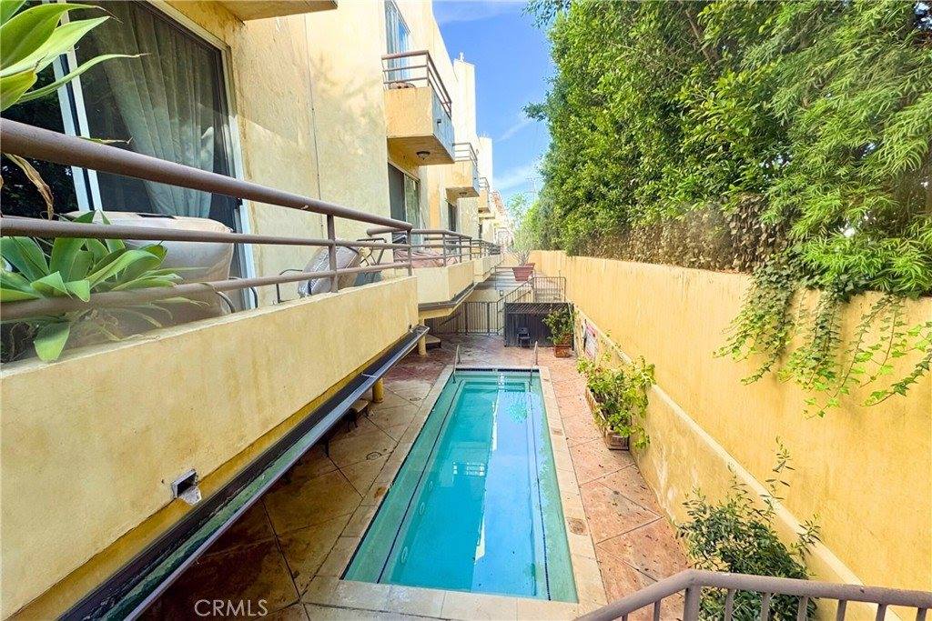 4128 Whitsett, Studio City, CA 91604