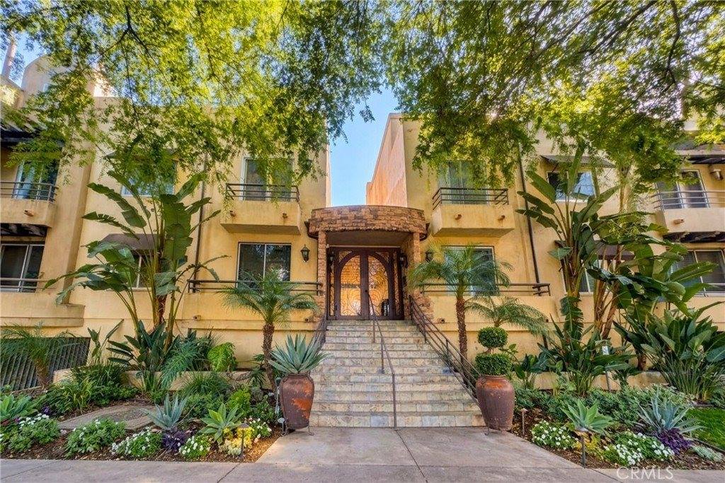 4128 Whitsett, Studio City, CA 91604