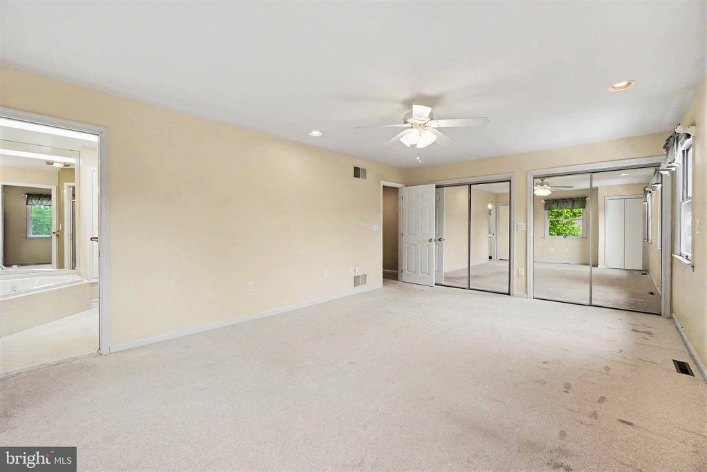 3833 North Sarayo Circle, Harrisburg, PA 17110
