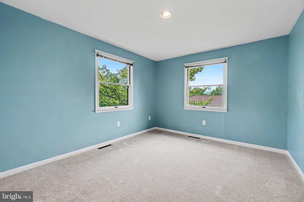 3833 North Sarayo Circle, Harrisburg, PA 17110