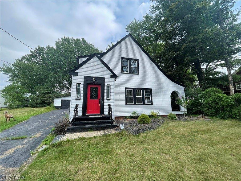 2235 Montclair Avenue, Youngstown, OH 44511