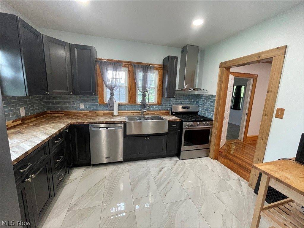 2235 Montclair Avenue, Youngstown, OH 44511